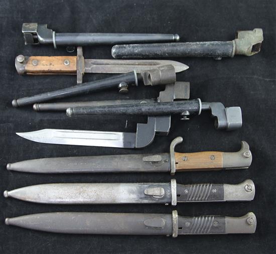 A German WWII K98 bayonet, by Euf Horster,